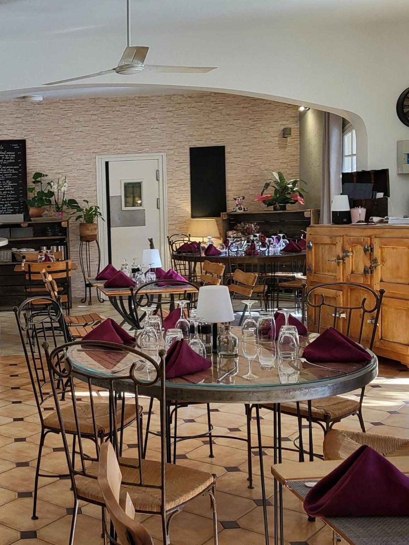 Auberge de la Table Ronde Vinon-sur-Verdon Exterior foto
